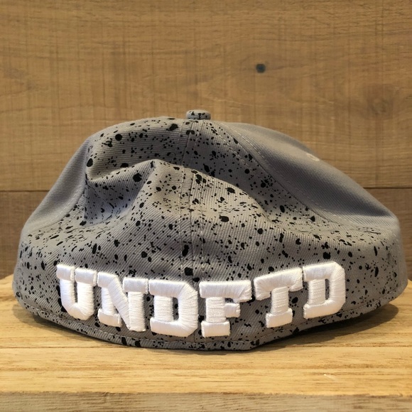 Undefeated New Era “Play Dirty” fitted - Picture 5 of 8